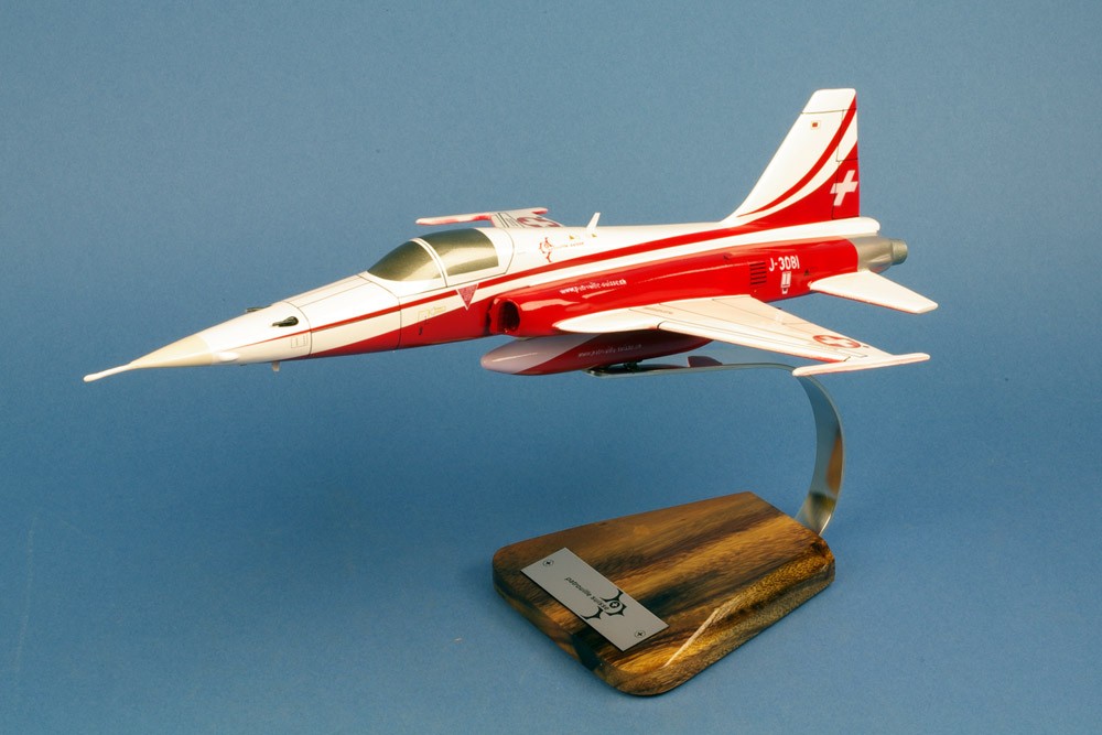 F-5E TIGER, ruční výroba
